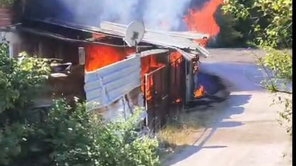 İnegöl ilçesinde bir konutta meydana gelen yangın kaygı dolu anlar