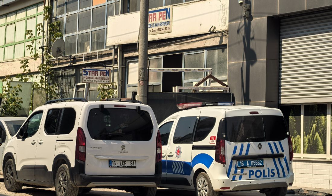 İnegöl ilçesinde, yapılan pencereyi beğenmeyen müşteri, iş yerine gelerek, tabancayla