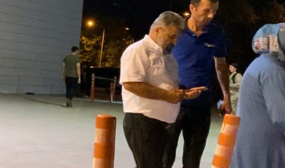 İnegöl ilçesinde apartmandaki bir şahıs, yüksek ses çıkardıkları argüman edilen