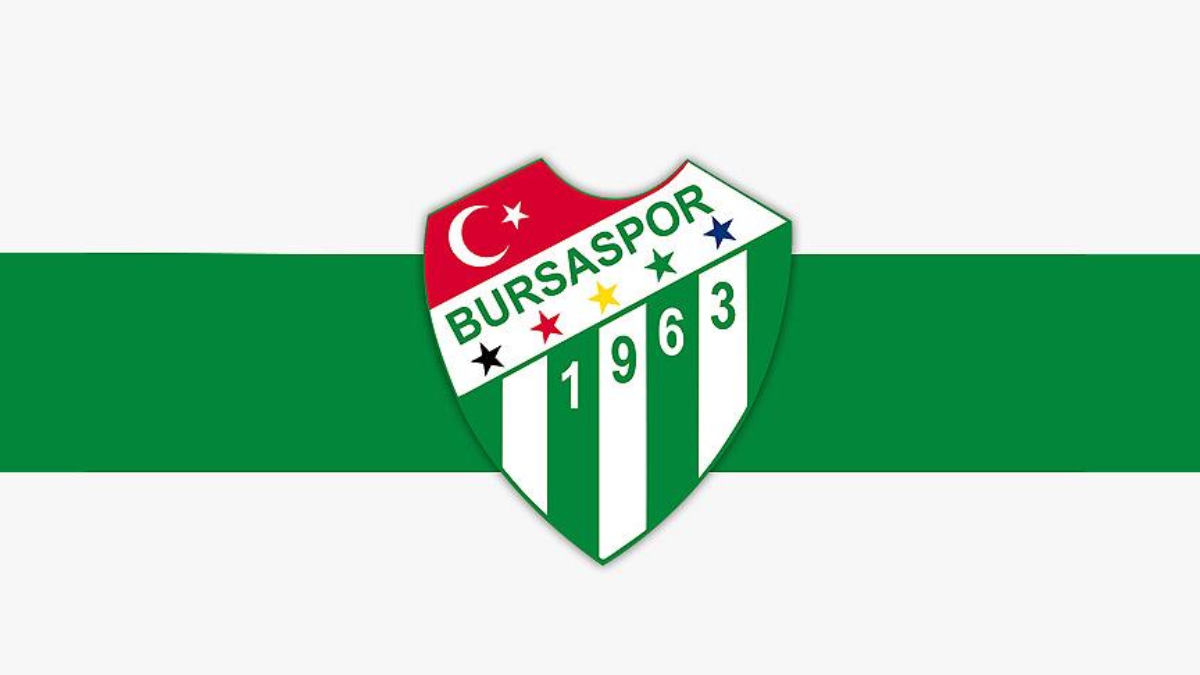 Bursaspor Kulübü'nün, Özlüce'de başlayacak dönem hazırlıkları için 33 kişilik kamp