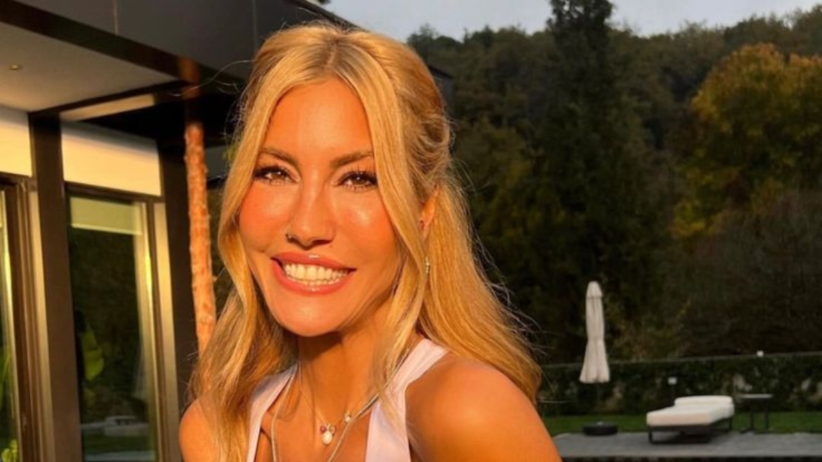 Model ve sunucu Çağla Şikel toplumsal medya üzerinden yaptığı paylaşımda