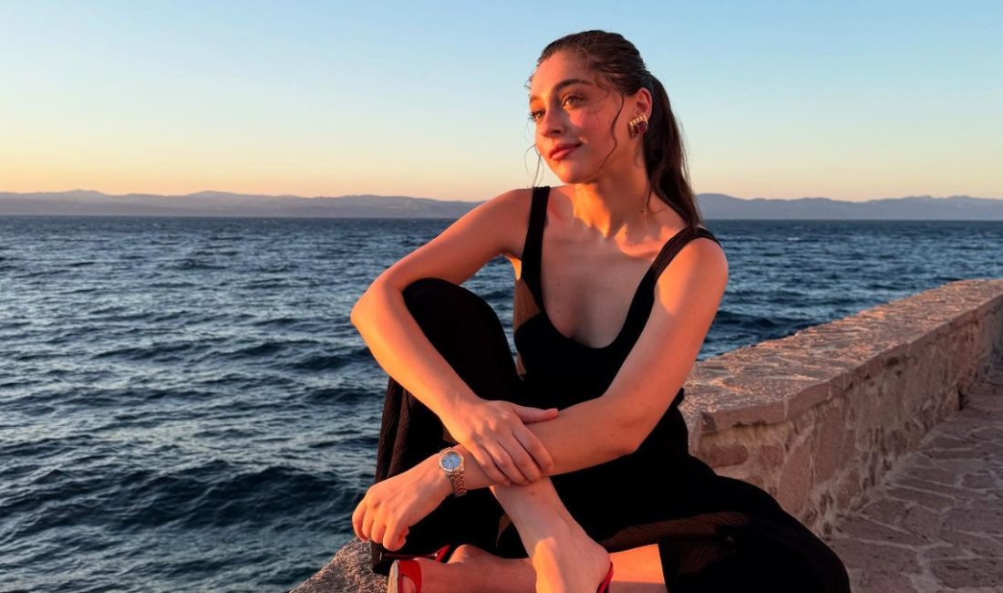 Leyla dizisi yayından kalkan Cemre Baysel bir müddettir tatil yapıyordu.