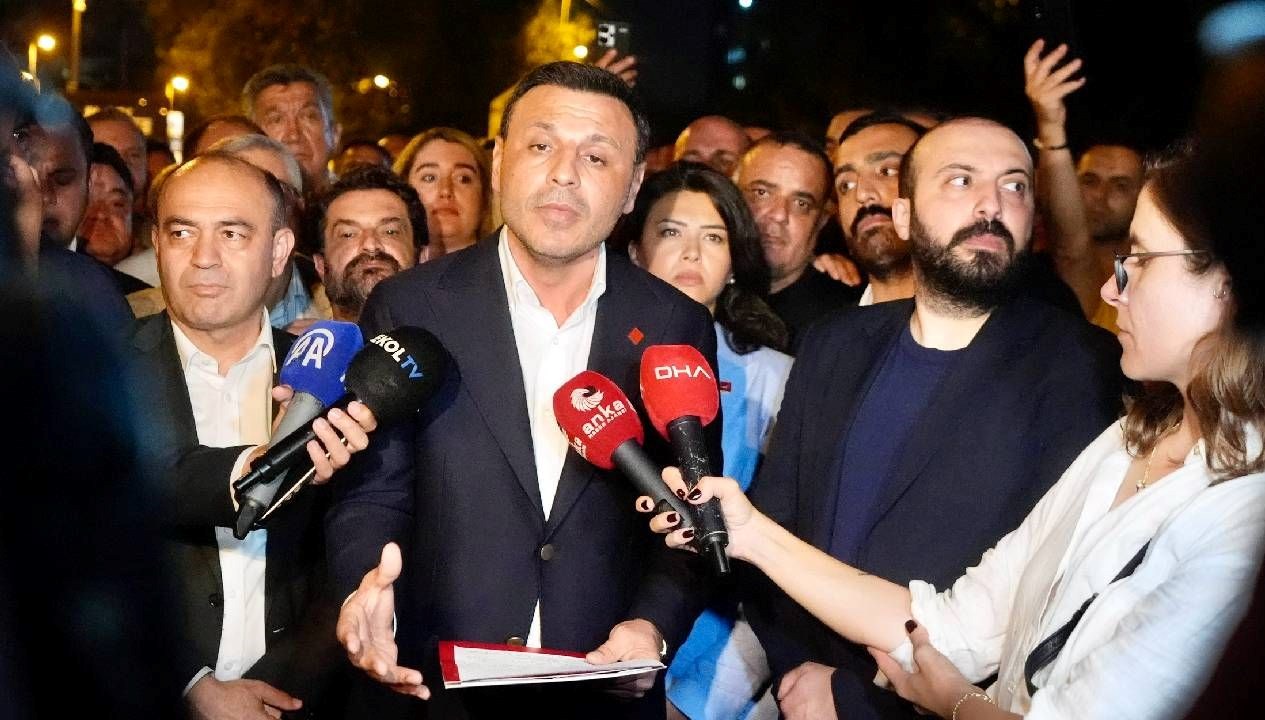 Cumhuriyet Halk Partisi İstanbul Vilayet Lideri Özgür Çelik, göreve seçildiği kurultayda seçime