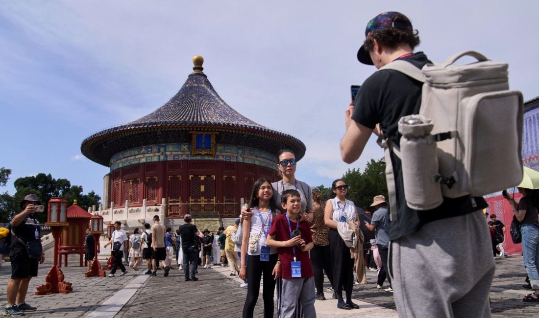 Yabancı turistler, ülkenin vize siyasetini gevşetmesinin akabinde Çin'e geri dönüyor.