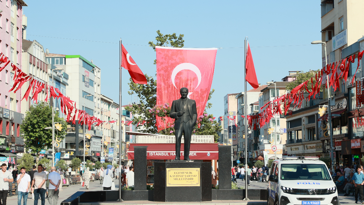 Cumhurbaşkanı Recep Tayyip Erdoğan’ın "Türkiye'nin her hanesi ay yıldızlı bayrağımızla