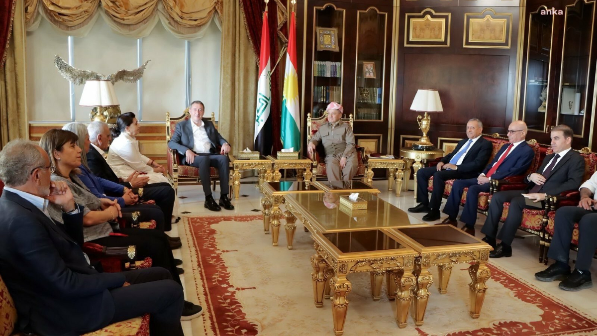 Kürdistan Bölgesel İdaresi eski Lideri Mesut Barzani'yi ziyaret eden DEM