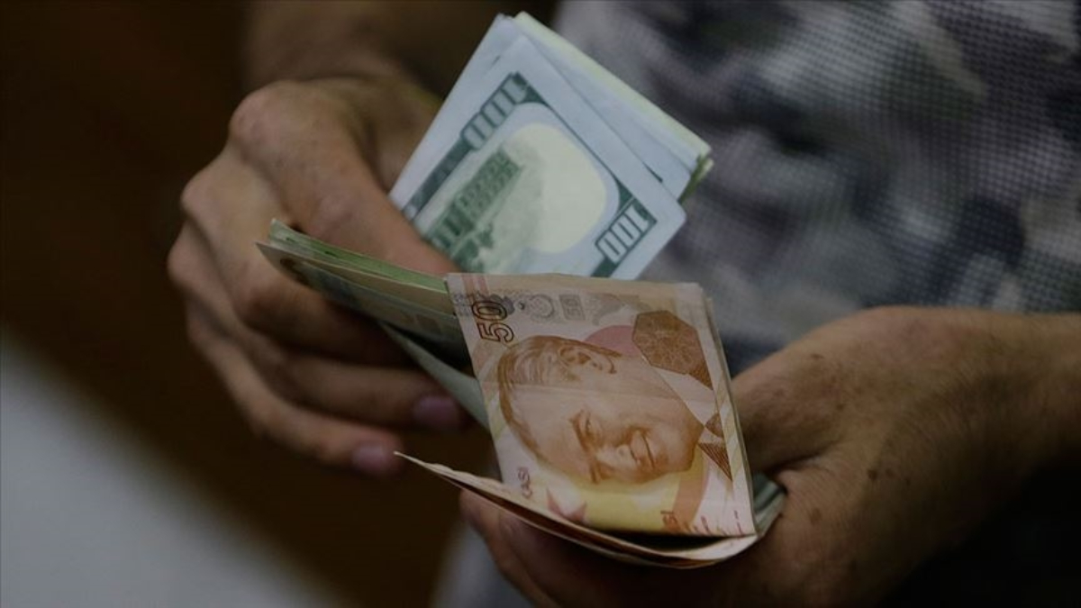 Dolar/TL kuru, global piyasalardaki gelişmeler ve iç siyasetteki hareketlilikle 39,98