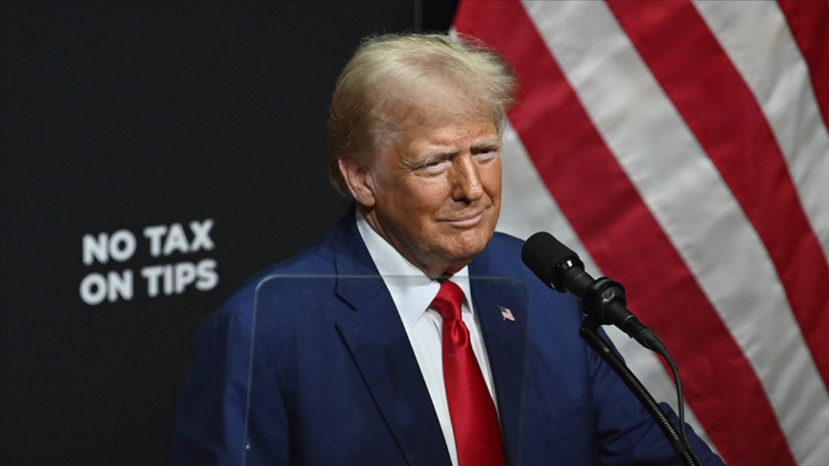 Beyaz Saray'da düzenlenen bir imza töreninde konuşan ABD Başkanı Donald