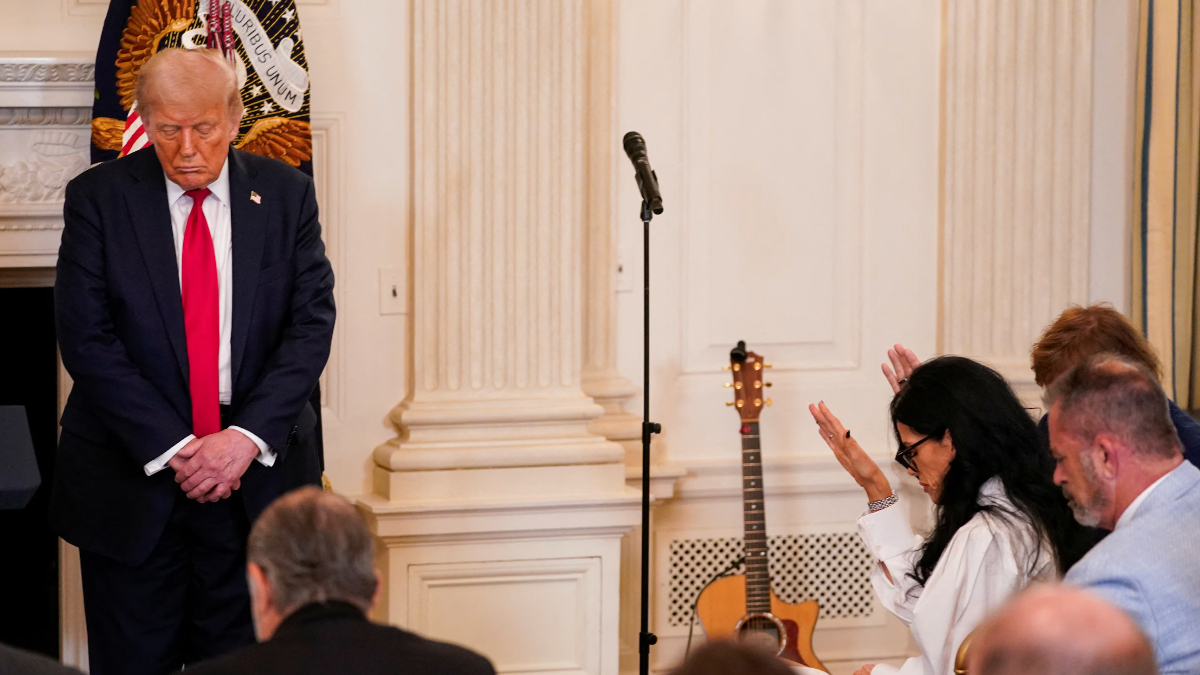 Donald Trump idaresi, federal çalışanların iş yerinde dinlerini açıkça tabir