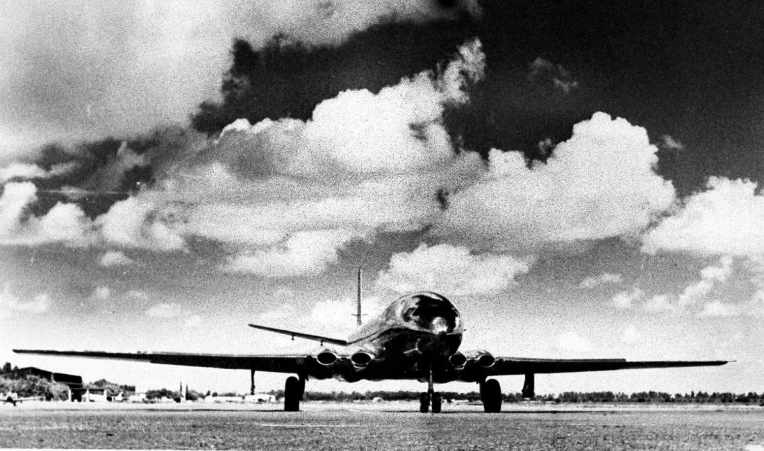 Jet motorlu yolcu uçaklarının öncüsü Comet, 73 yıl sonra yine