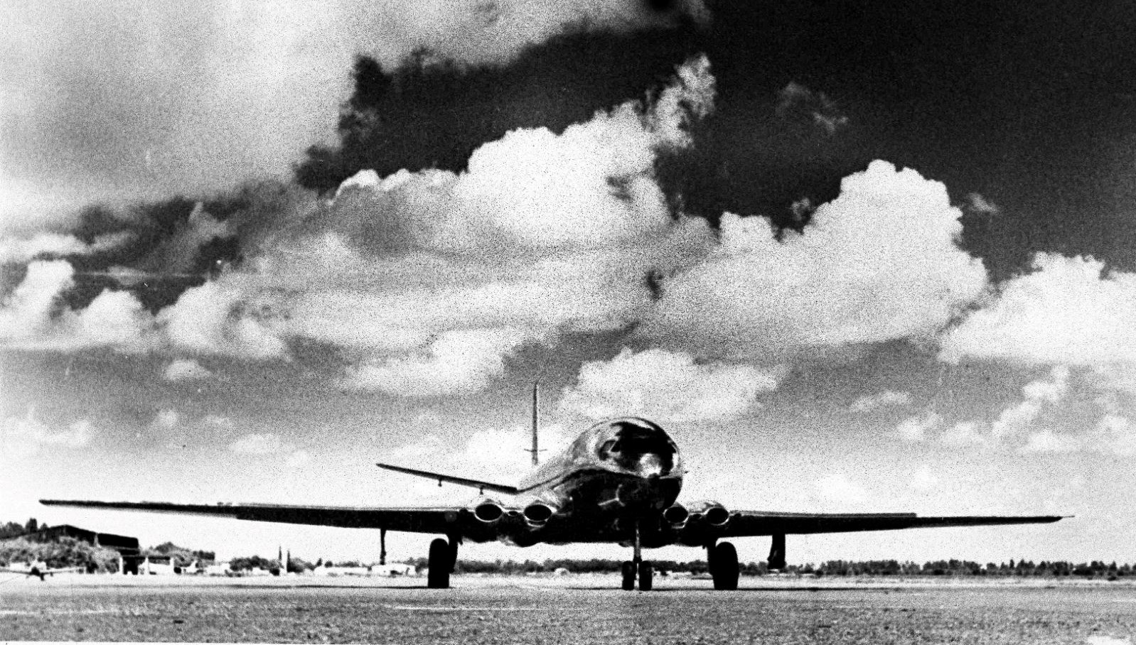 Jet motorlu yolcu uçaklarının öncüsü Comet, 73 yıl sonra yine