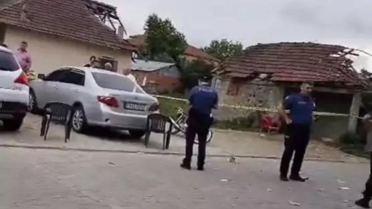 Cumayeri ilçesinde Ahmet Karabulut'u tabancayla vurarak öldürdükten sonra saklandığı tuvalette