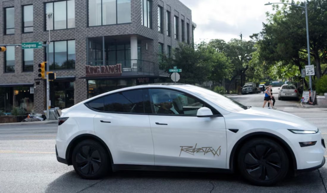 Tesla CEO'su Elon Musk, Teksas'ta testlerine yeni başlanan robotaksi hizmetinin,