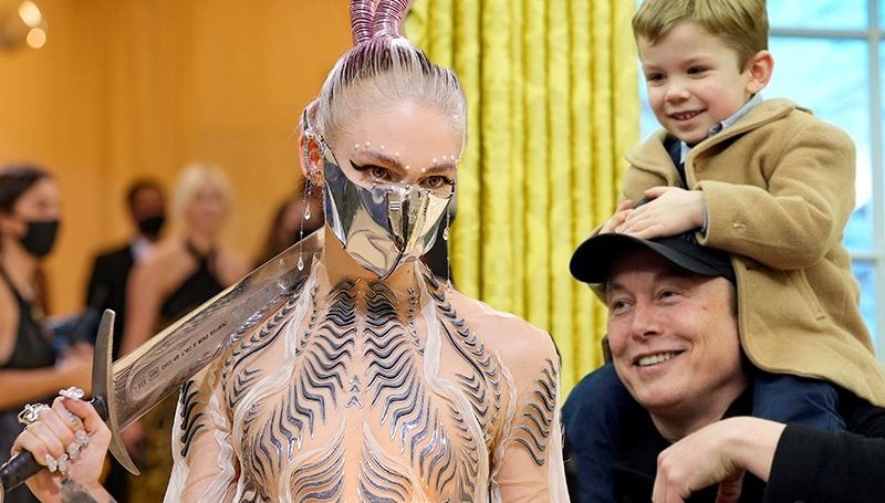 Elon Musk'ın eski sevgilisi müzikçi Grimes, X platformu için "zehir"