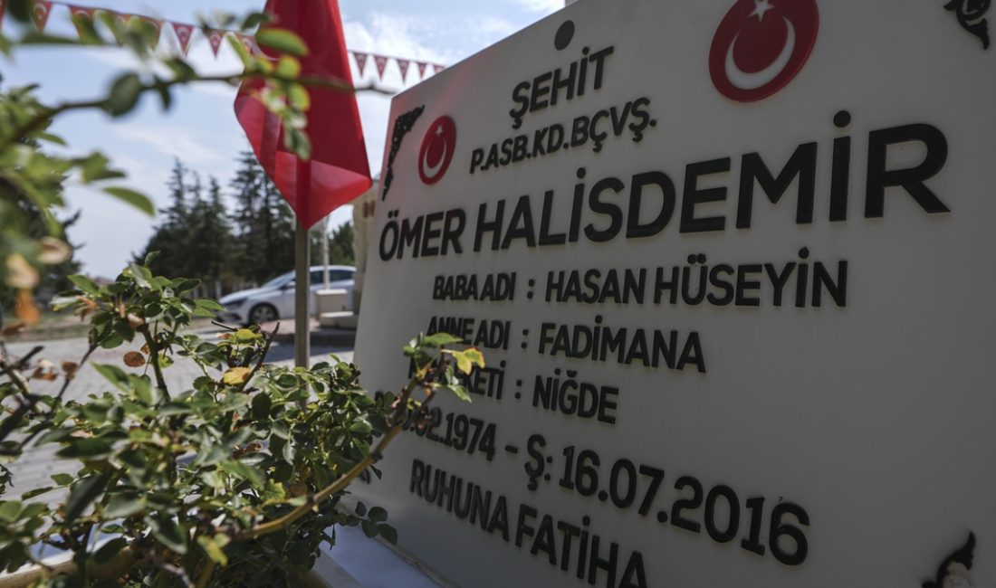 15 Temmuz şehidi Ömer Halisdemir'e, darbeci generali 'vur' buyruğuyla, hain