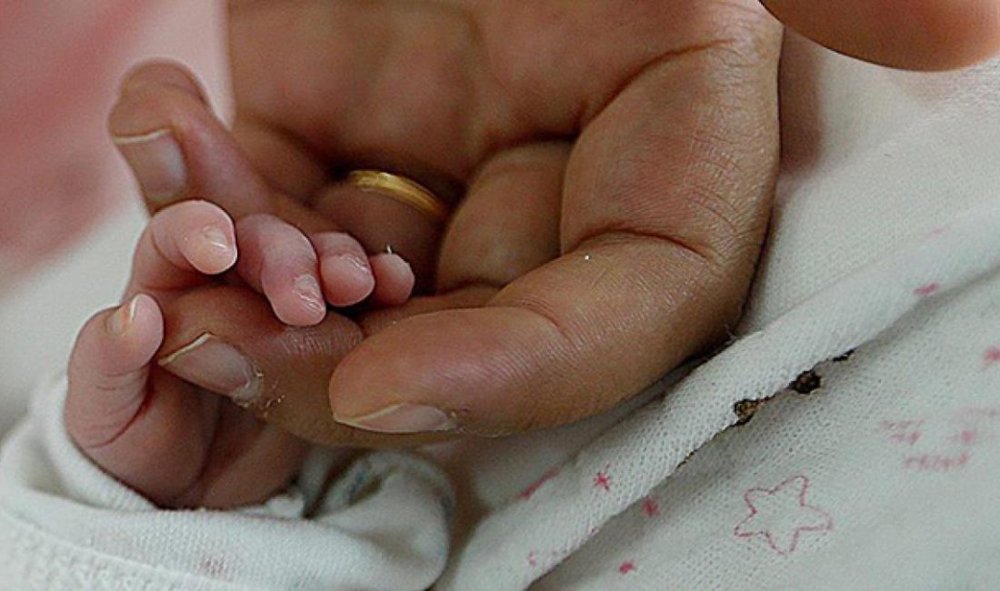 Endonezya polisi, birtakım bebeklerin daha anne karnındayken “rezerve edildiği” milletlerarası