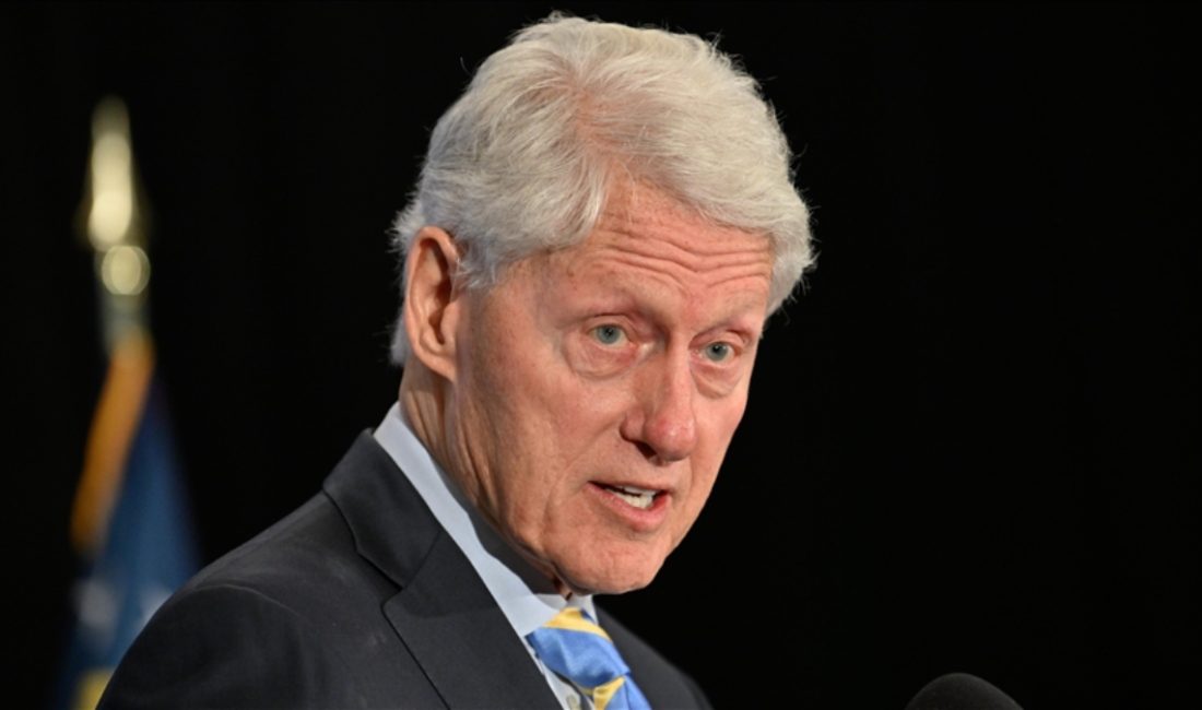 Jeffrey Epstein için hazırlanan doğum günü defterinde eski ABD Başkanı