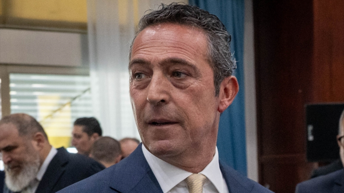 Fenerbahçe Divan Şurası'nda açıklamalarda bulunan Lider Ali Koç, Galatasaray'a, eski