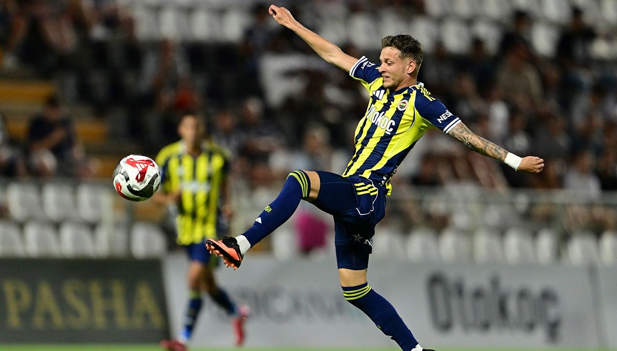 Yeni dönem çalışmalarını Portekiz kampında sürdüren Fenerbahçe, birinci hazırlık maçında