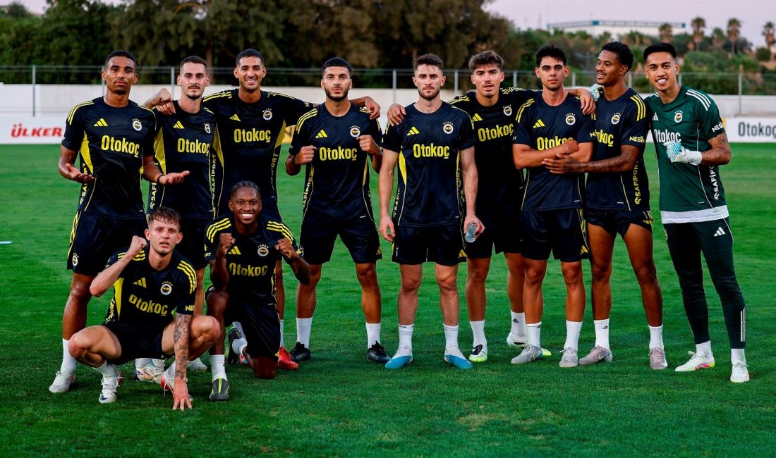 Fenerbahçe, yeni dönem çalışmaları kapsamında hazırlık maçında Portimonense ile kozlarını