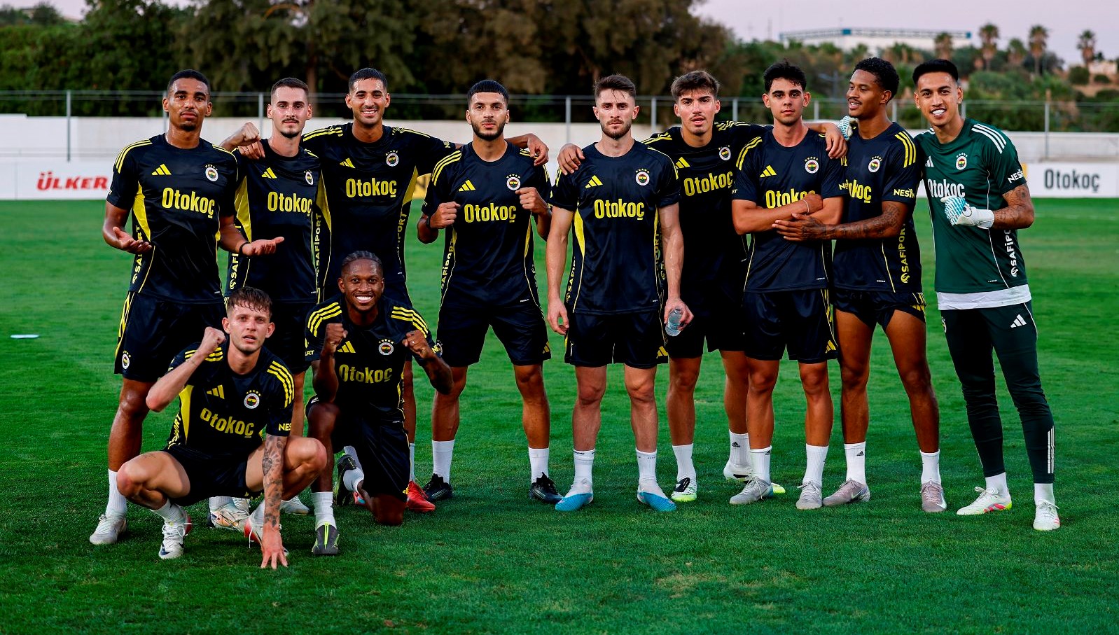 Fenerbahçe, yeni dönem çalışmaları kapsamında hazırlık maçında Portimonense ile kozlarını