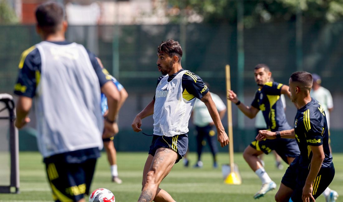 Fenerbahçe, 2025-2026 dönemi hazırlıklarını sabah saatlerinde yaptığı idmanla sürdürdü. İdmanın