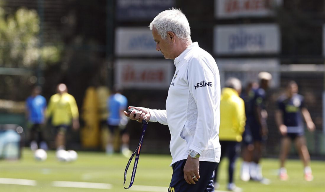 Fenerbahçe Futbol A Kadrosu, 2025-2026 dönemi hazırlıklarına yarın başlayacak.