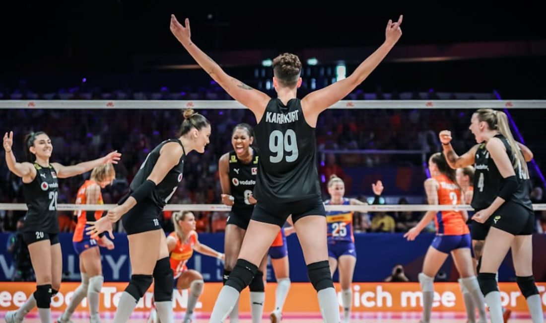 Voleybol Milletler Ligi'nin 3. haftasında Filenin Sultanları, Hollanda'yı 3-0 mağlup