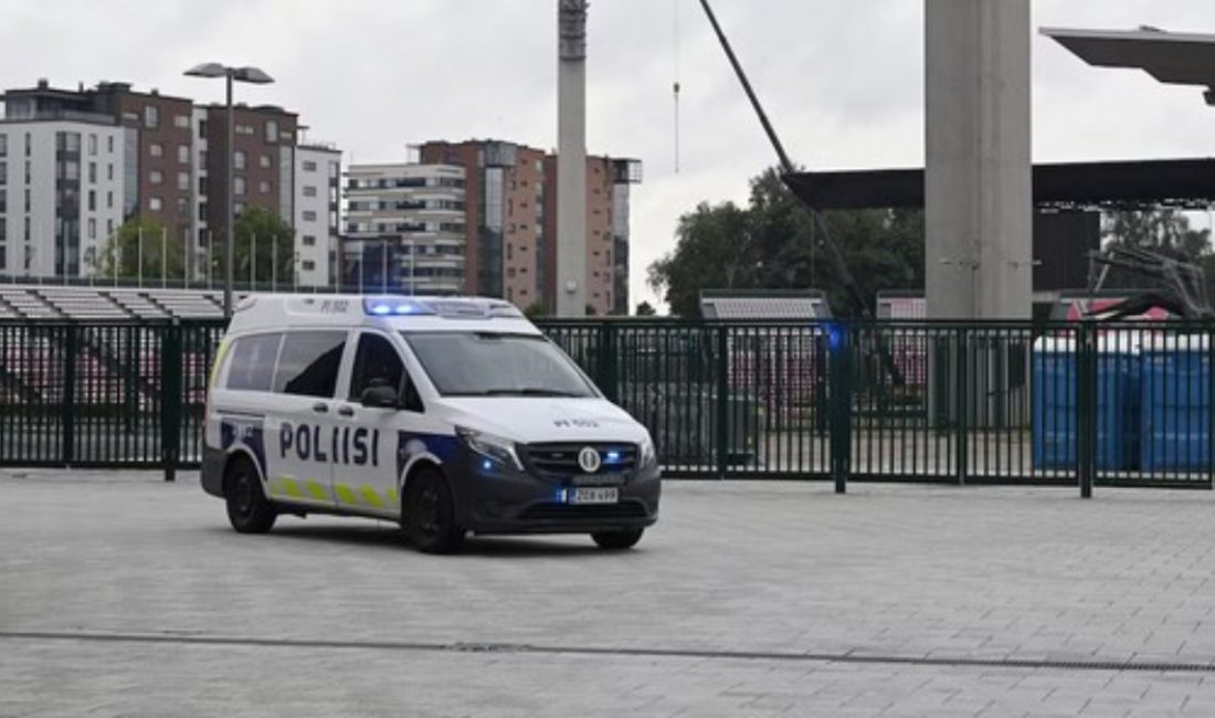 Tampere kentinde bir alışveriş merkezinin önünde bıçaklı taarruzda 4 kişi