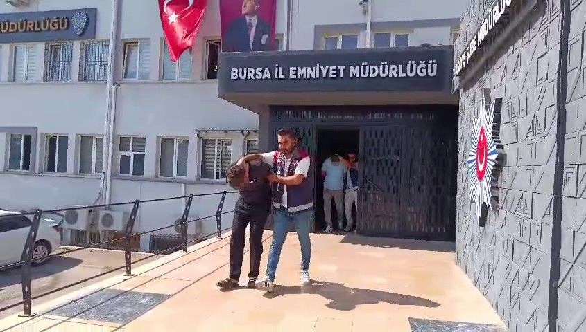 Bursa'da yurt dışından fon ve kredi sağlama vaadiyle dolandırılan bir