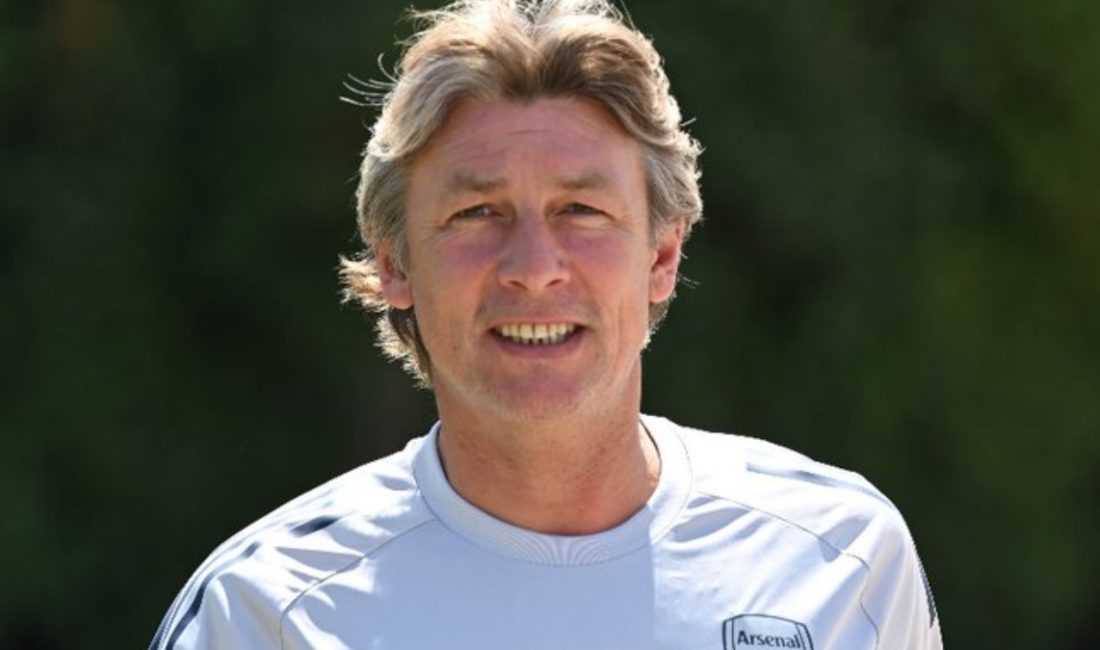 İngiltere Premier Lig grubu Arsenal, Arjantinli çalıştırıcı Gabriel Heinze'nin antrenör