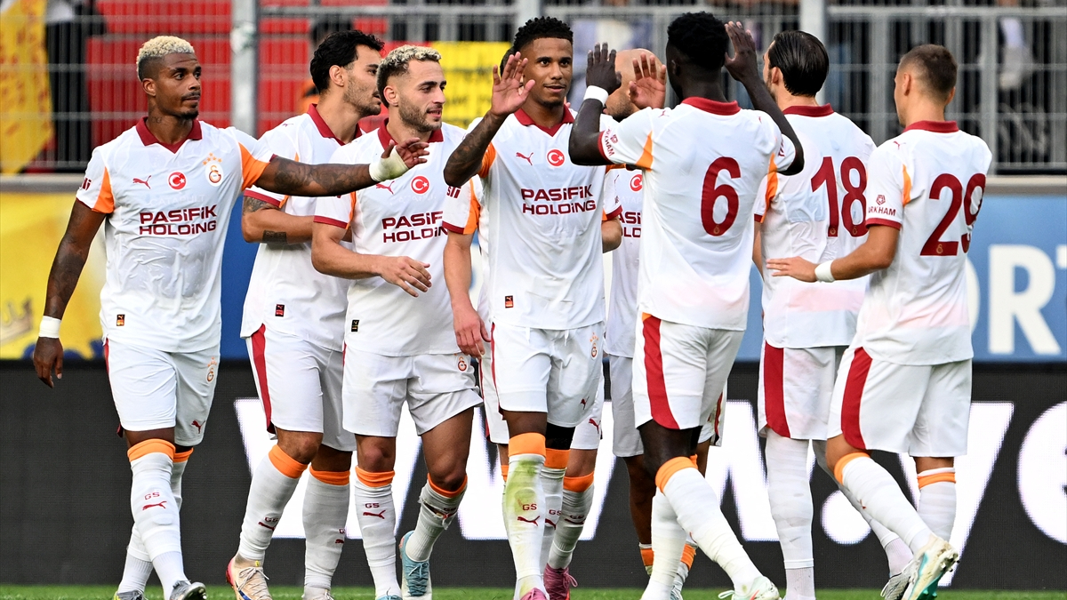 Yeni dönem hazırlıklarına devam eden Galatasaray, Avusturya'daki son maçında Cagliari'yi