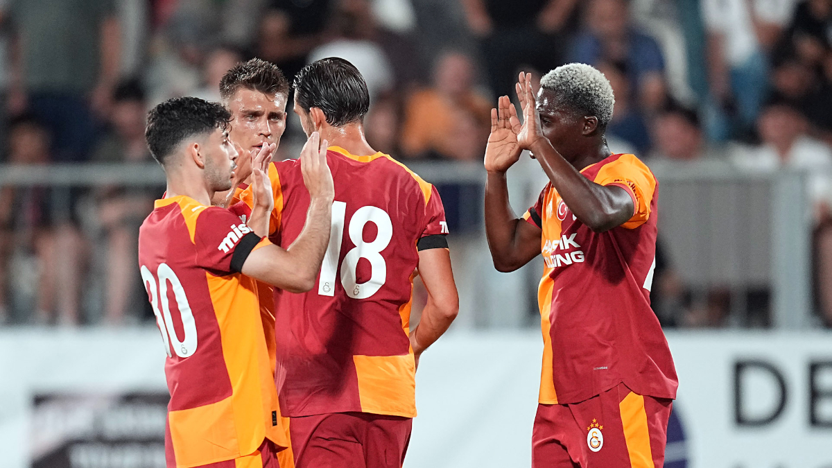 Galatasaray Futbol Grubu, yeni dönem öncesi hazırlık maçları yapmak için