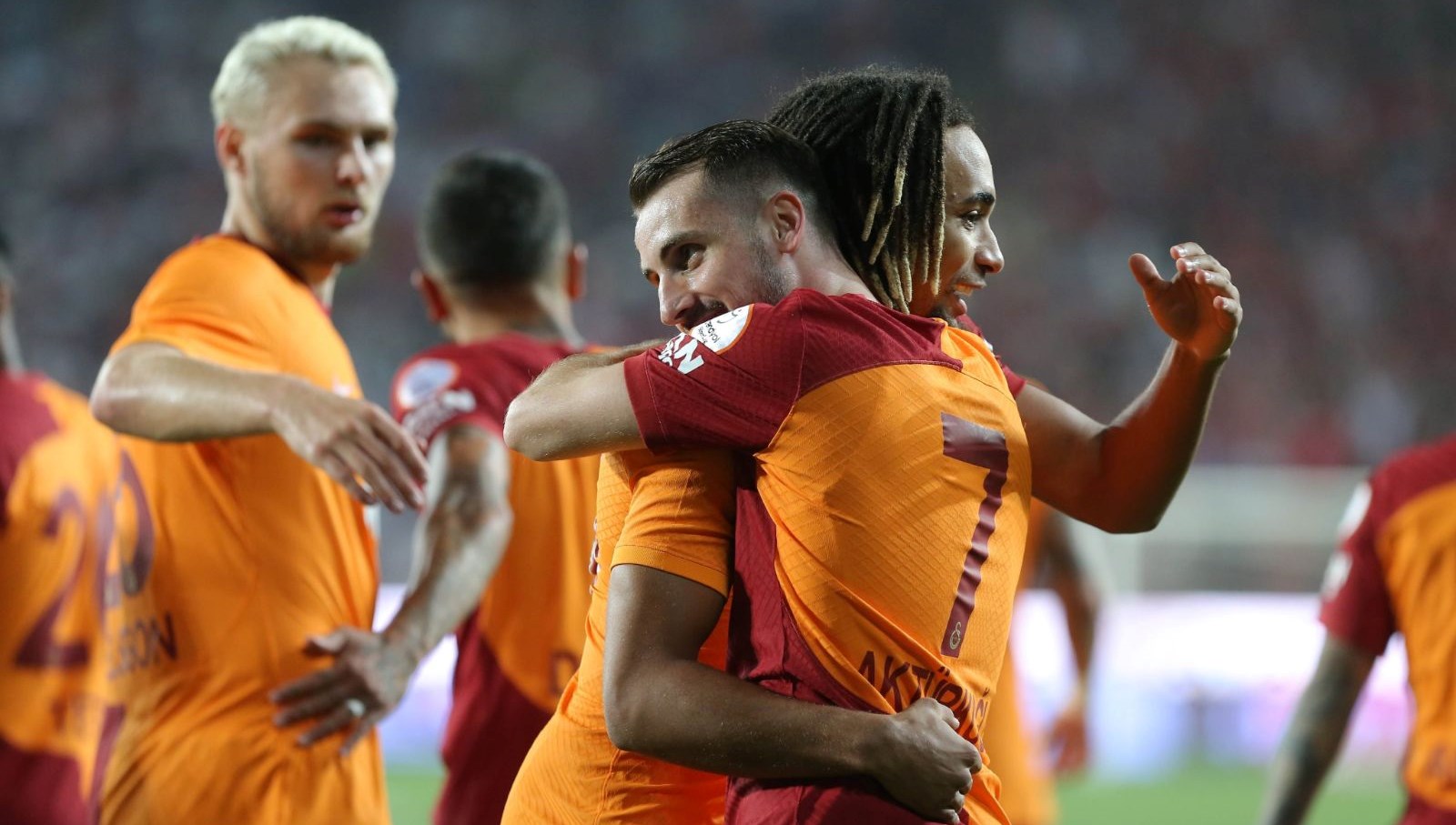 Orkun Kökçü'nün Beşiktaş'a imza atmasıyla yaptığı sürpriz sonrası Kerem Aktürkoğlu