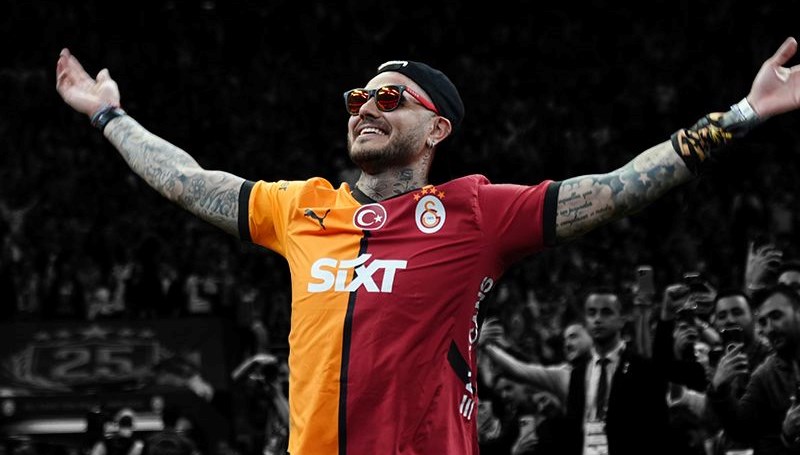 Yaz transfer periyodunun hareketli grubu Galatasaray'da gözler Osimhen'e çevrilmişken, sürpriz