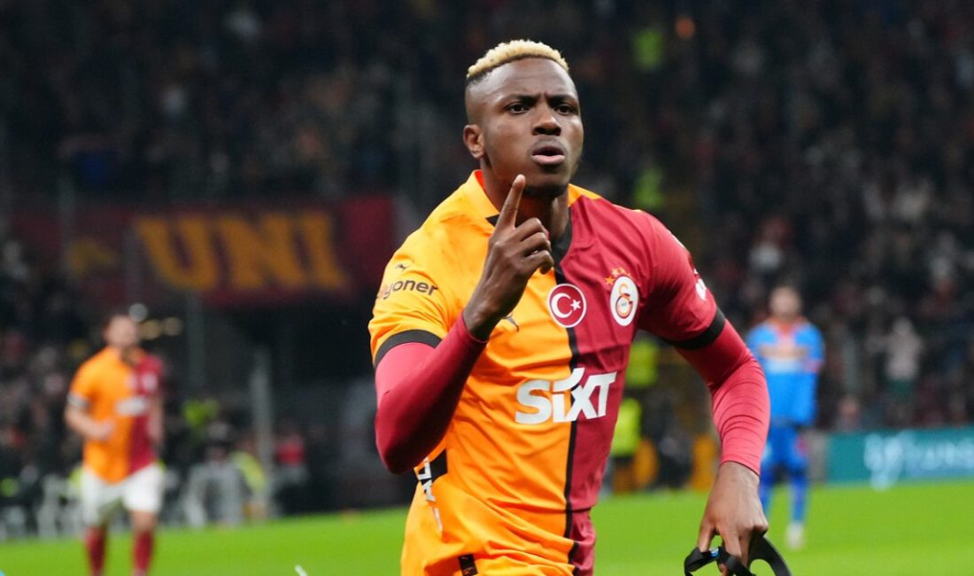 Yıldız isim Victor Osimhen'in Galatasaray'ın hazırlık kampı için Avusturya'ya gitmesi