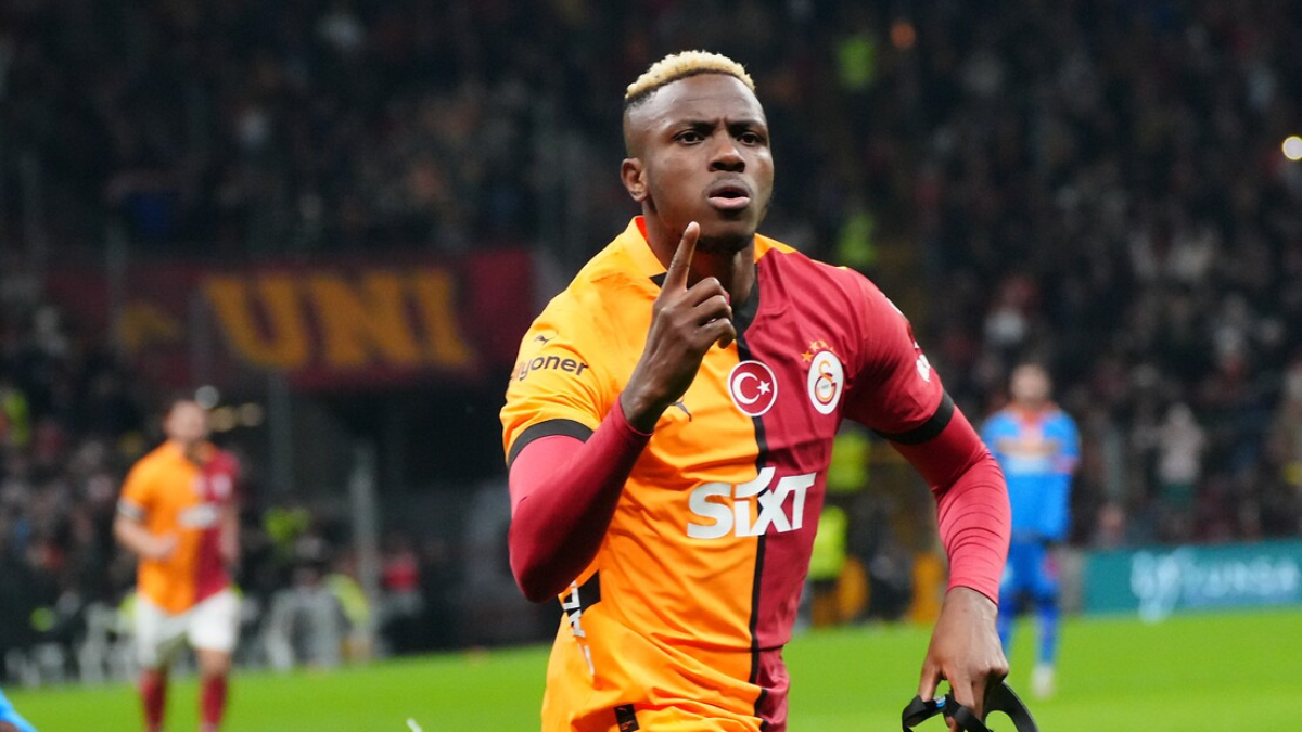 Yıldız isim Victor Osimhen'in Galatasaray'ın hazırlık kampı için Avusturya'ya gitmesi