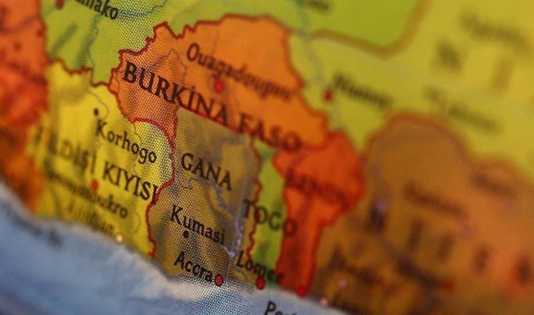 Gana'nın Ashanti vilayetinde yolcu otobüsü ile tankerin çarpışması sonucu 15