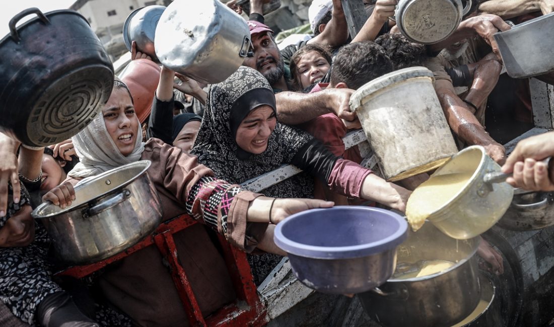 Her 3 şahıstan birinin günlerdir yemek yemediği Gazze'de Filistinlilere, bir