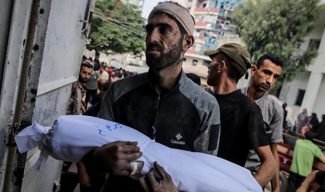 İsrail'in Gazze'ye yönelik akınlarında bayan ve çocuklar can veriyor... Minik