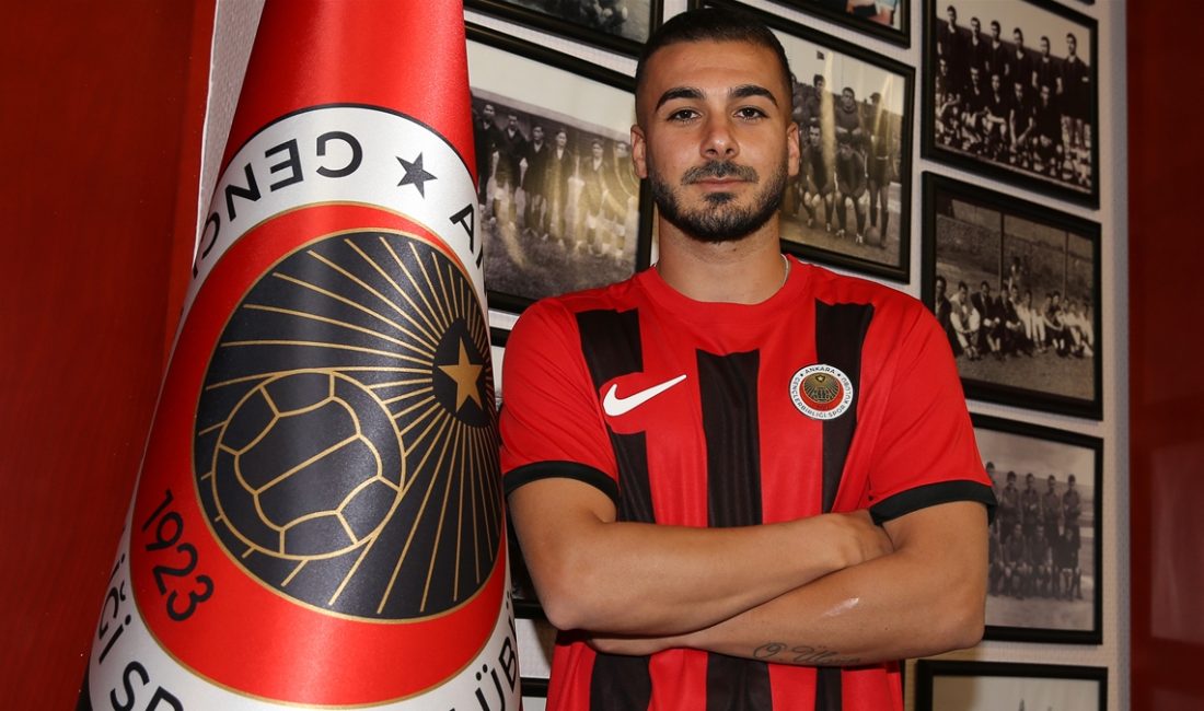 Süper Lig gruplarından Gençlerbirliği, orta saha oyuncusu Oğulcan Ülgün’ü transfer