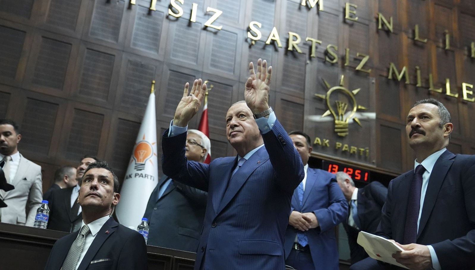Terör örgütü PKK silah bırakmaya başladı. Artık gözler Cumhurbaşkanı Recep