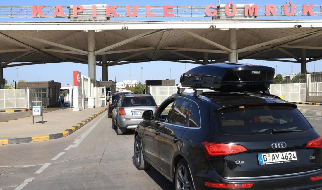 Gurbetçilerin tatil döneminin başlamasıyla Türkiye'ye gelişleri devam ediyor. Gurbetçi döneminin