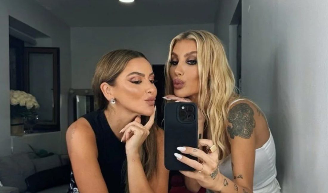 Hadise'yi dinlemeye gelen İrem Derici meslektaşıyla kuliste bir ortaya geldi.