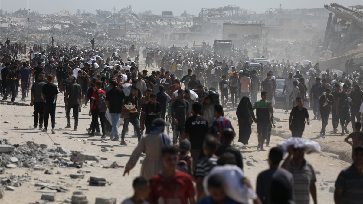 Hamas, İsrail’in Gazze’ye havadan yardım indirmesini "göz boyama" olarak niteleyerek,