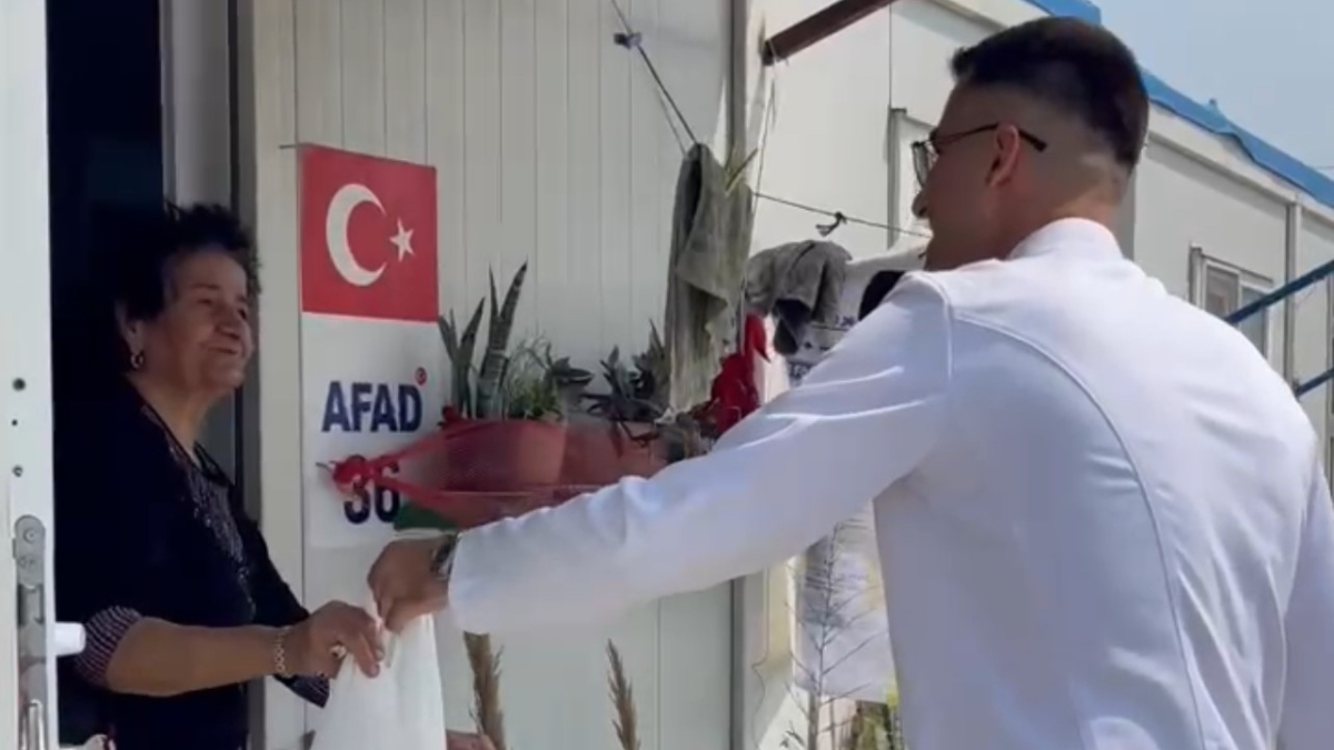 İskenderun ilçesinde üniversite eğitimi alan Ramazan Altun, mezuniyetiyle birlikte adadığı