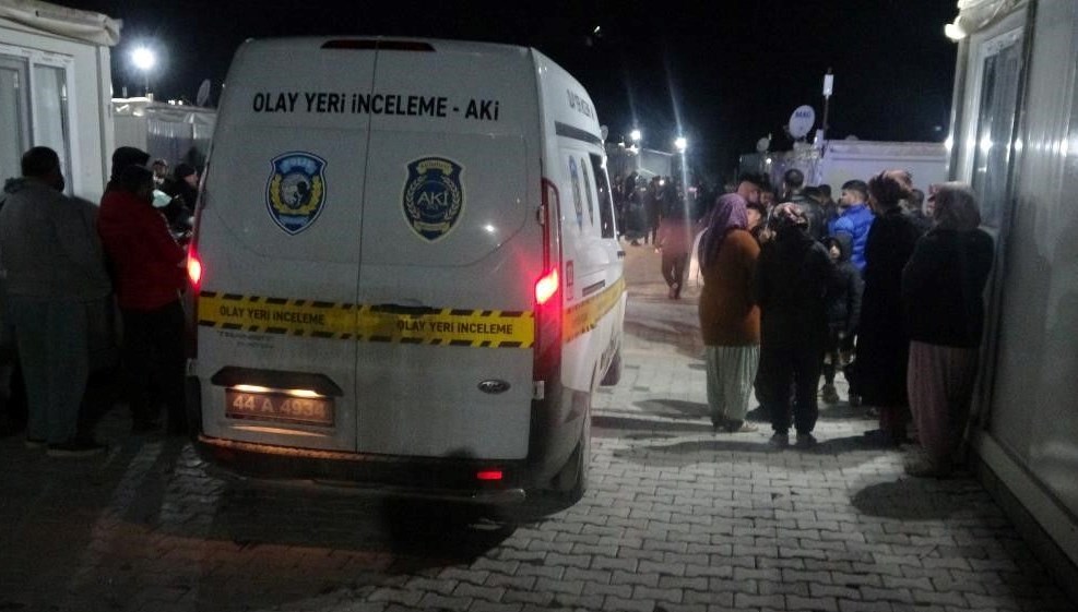 Malatya'da husumetlilerin hengamesinde bir kişi silahla vurularak yaralandı.