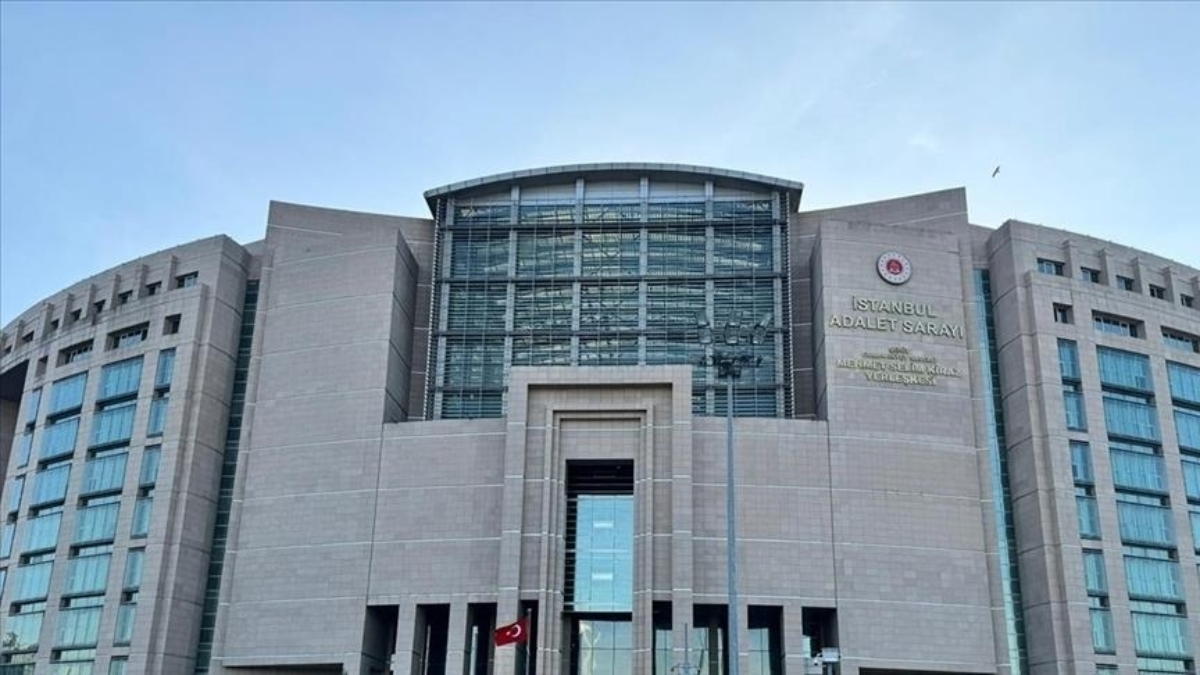 İstanbul Büyükşehir Belediyesine (İBB) yönelik yürütülen yolsuzluk soruşturması kapsamında ortalarında