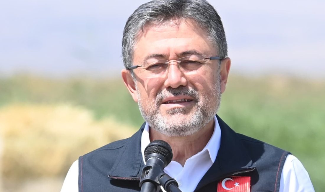 Iğdır'da bulunan Tarım ve Orman Bakanı İbrahim Yumaklı, Kırsalda Rahmet