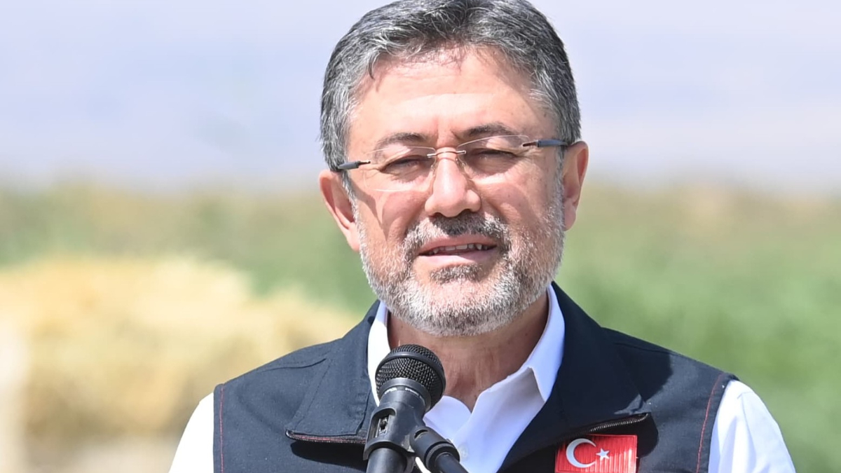 Iğdır'da bulunan Tarım ve Orman Bakanı İbrahim Yumaklı, Kırsalda Rahmet